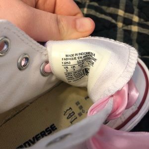 Toddler size 3 converse!